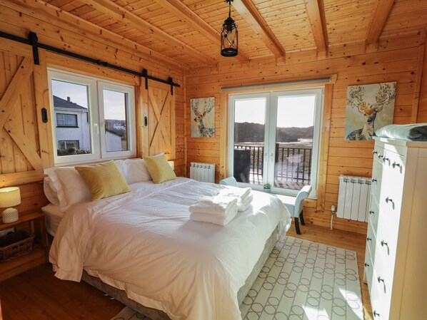 3 bedrooms, individually decorated, individually furnished, free WiFi - Coastal Cabin (Bunbeg)