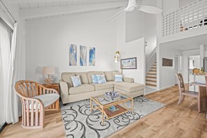 Smart-tv, boeken en een computerscherm