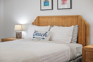 2 Schlafzimmer, Schreibtisch, Bügeleisen/Bügelbrett, Reisekinderbett