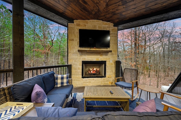 Smart TV, fireplace, video games