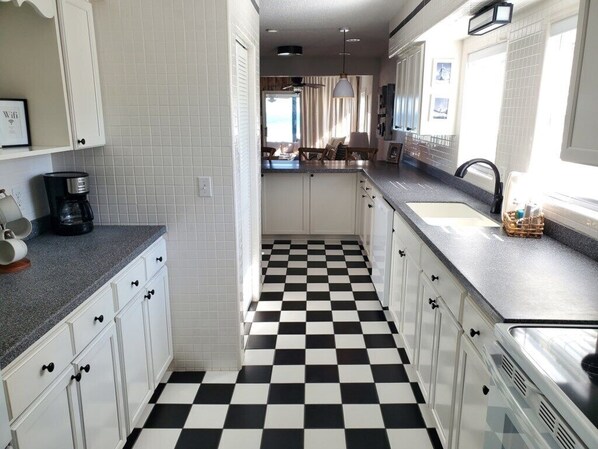 House, Multiple Beds, Patio, Beach View (Coastal Bliss) | Private kitchen | Fridge, microwave, oven, stovetop