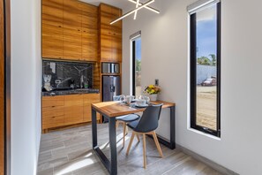 Business-Apartment | Verdunkelungsvorhänge, Bügeleisen/Bügelbrett, kostenloses WLAN