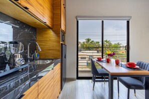 Business Studio | Blackout drapes, iron/ironing board, free WiFi, bed sheets