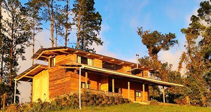 Serenity Unveiled: Secluded Cabin, Endless Views, Pristine Forest Bliss.
