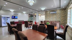 Restaurant - Hotel Royal Regency (Dera Bassi)