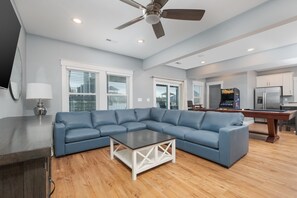 Fernseher, Kamin, Videospiele, Stereoanlage