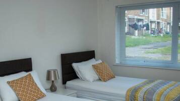 2 bedrooms, iron/ironing board, WiFi, bed sheets