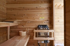 Sauna - The Miner's Den - SAUNA Retreat with cozy yard (Kirkland Lake)