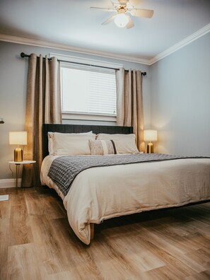 4 bedrooms, iron/ironing board, free WiFi, bed sheets - The Miner's Den - NEW 4BED Executive Home (Kirkland Lake)