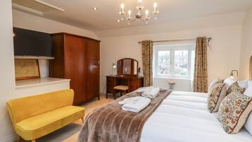 2 bedrooms, individually decorated, individually furnished, free WiFi