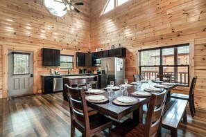 Dining - New! Pet Friendly, Private Pool, Media Room, Golf! (Sevierville)