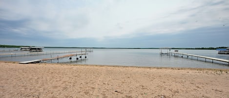 Na praia, espreguiçadeiras