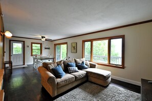 Living area - Sandy Shore Lodge- beautiful, private sand beach awaits! (Shell Lake)