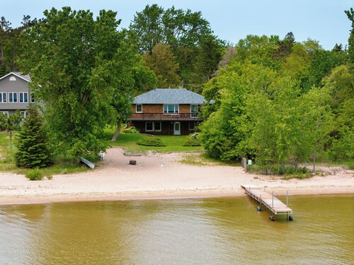 Sandy Shore Lodge- beautiful, private sand beach awaits!