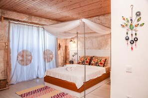 Premium bedding, individually decorated, individually furnished, desk - Kandybos Eco Farm Village (Kas)
