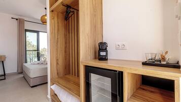 Individually decorated, individually furnished, soundproofing, free WiFi