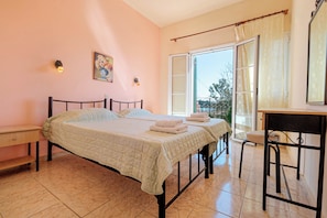 1 bedroom, individually decorated, individually furnished, soundproofing