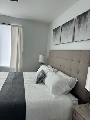 1 habitación, tabla de planchar con plancha, wifi gratis y ropa de cama 