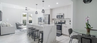 Beautiful  Condo #103 w/ private pool!