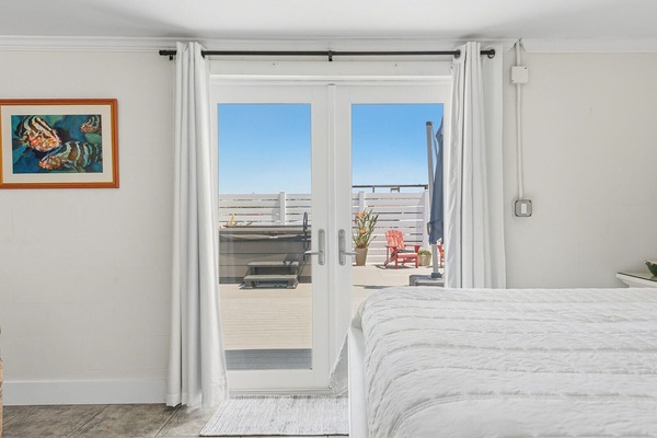 3 bedrooms, WiFi (free), bed sheets