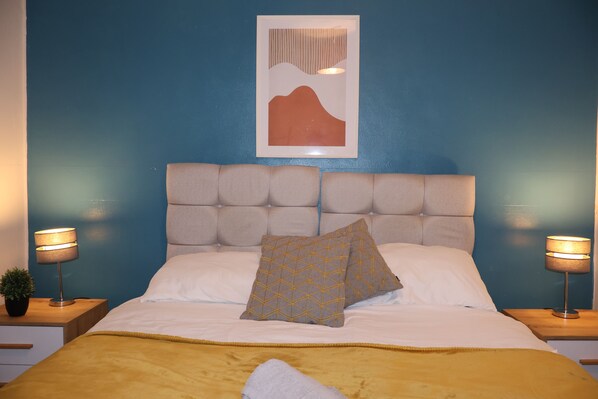 3 bedrooms, iron/ironing board, WiFi, bed sheets
