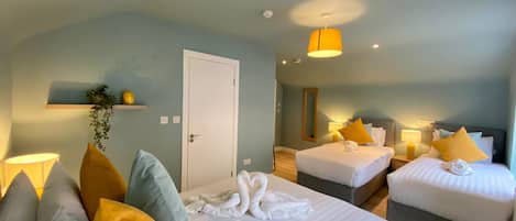 6 Schlafzimmer, Bügeleisen/Bügelbrett, Reisekinderbett, kostenloses WLAN