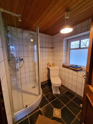 Toallas, jabón, papel de baño