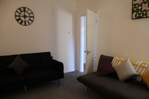 Living area - 4 bedroom cosy home in solihull (Solihull)