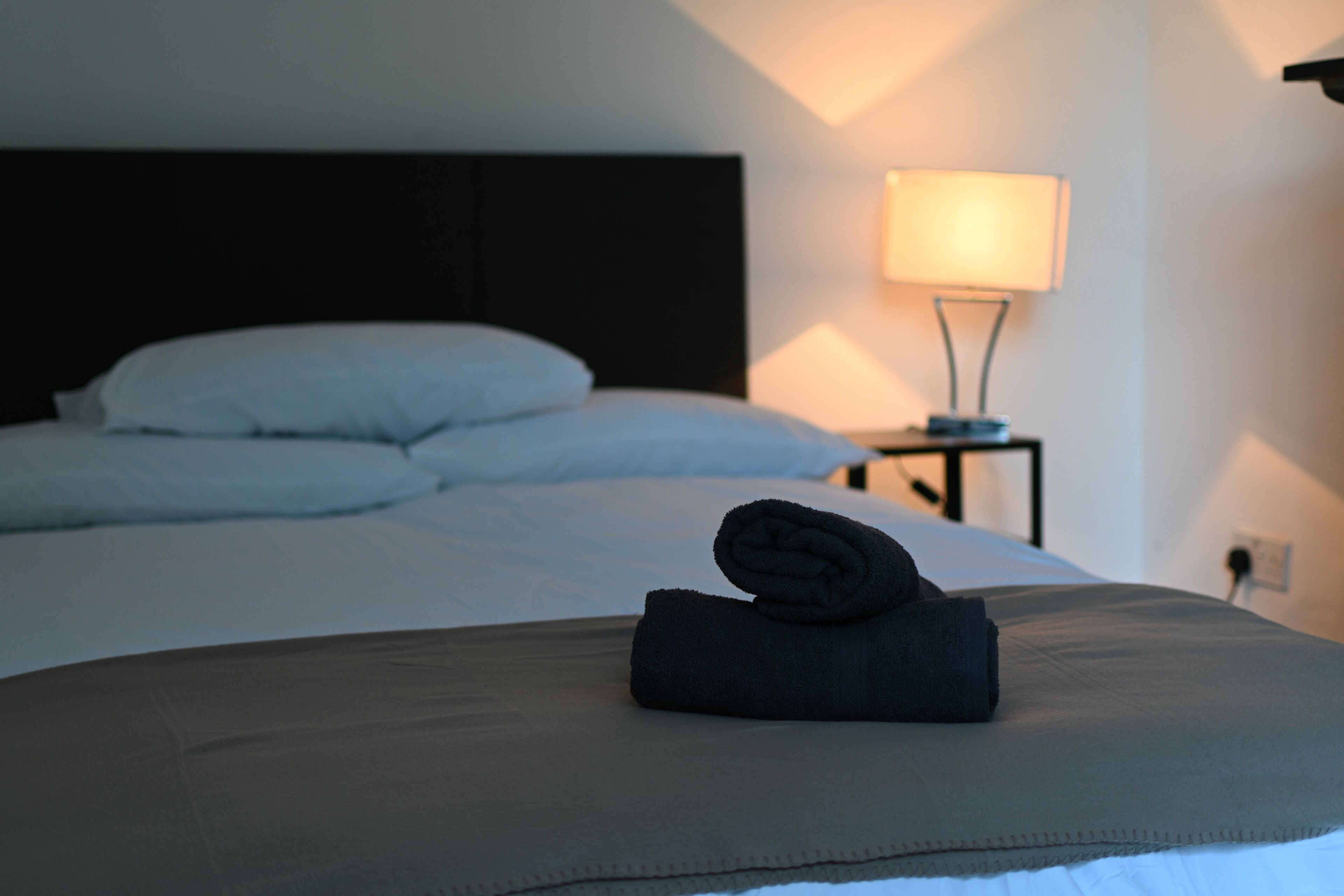 4 chambres, fer et planche à repasser, Wi-Fi, draps fournis