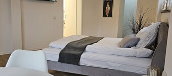 Die Alte Apotheke / Apartment Nr.2 / Das "labor"