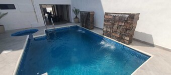 ¡Bienvenidos a Nuestra Espaciosa Morada para Cuatro, Acetamos Mascotas