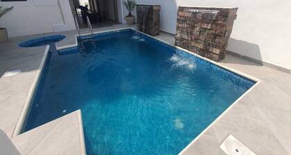 ÂĄBienvenidos a Nuestra Espaciosa Morada para Cuatro, Acetamos Mascotas