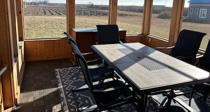 Fully-equipped, 4-seasons, 2 bedrooms in the vineyard at Harwood Estate Winery.