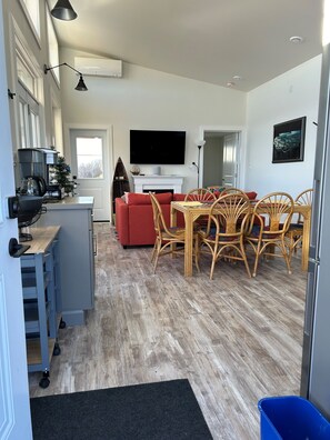 Dining - Fully-equipped, 4-seasons, 2 bedrooms in the vineyard at Harwood Estate Winery. (Prince Edward)