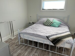 2 chambres, fer et planche à repasser, Wi-Fi, draps fournis