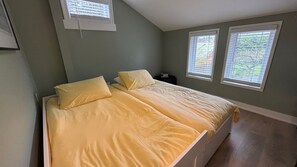 3 多间卧室、旅行婴儿床、免费 WiFi、床单