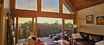Breathtaking Mountain Views and Sunsets, fully renovated, luxury VT retreat,