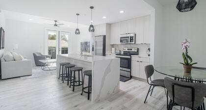 Let's Go Swimming! 1Bedroom Private Condo!