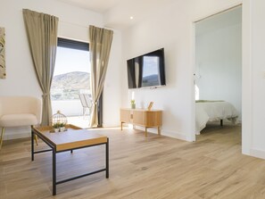 6 makuuhuonetta, silitysrauta/-lauta, ilmainen Wi-Fi, vuodevaatteet