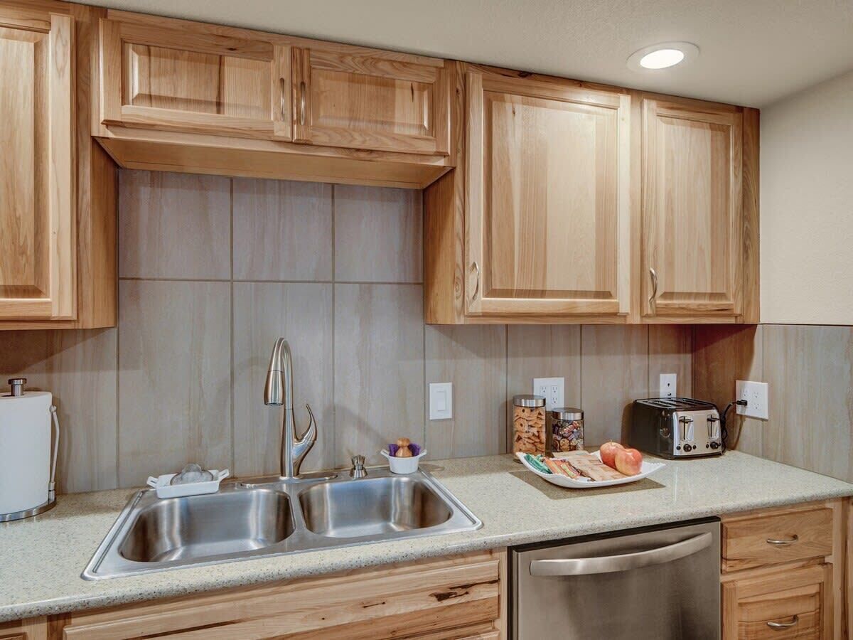 冰箱、微波炉、烤箱、炉灶