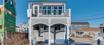 Wells Beach House w/ Ocean-View Deck