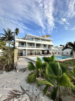 Exterior - YU Resort (Msambweni)