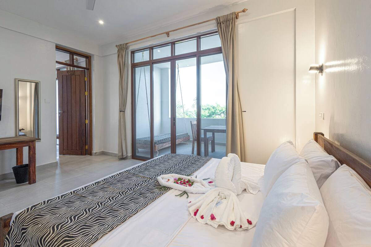 Superior Double Room | Premium bedding, laptop workspace, soundproofing, WiFi (free)