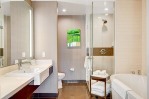 Separate bathtub and shower, deep-soaking bathtub, hair dryer, towels - Vdara Hotel & Spa Private Residences (Las Vegas)