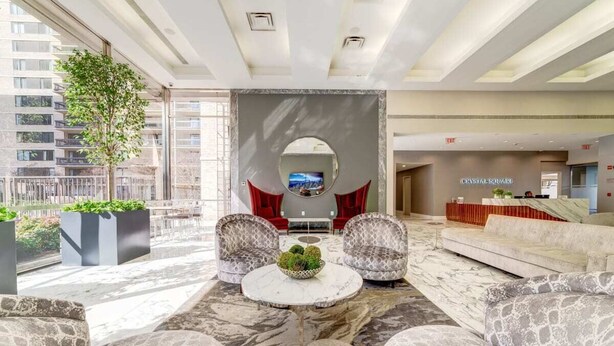 Lobby - Comfort Living Alexandria Apts (Arlington)