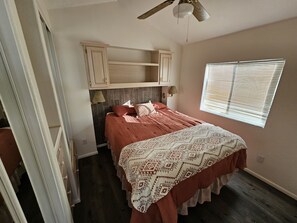 1 bedroom, WiFi, bed sheets