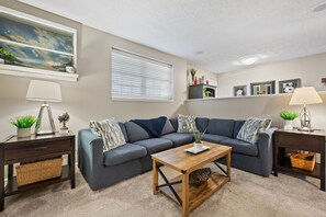 Smart TV - Excellent Roswell Location! Quiet Basement Apartment in Private Setting! (Roswell)