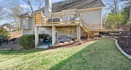 Excellent Roswell Location! Quiet Basement Apartment in Private Setting!