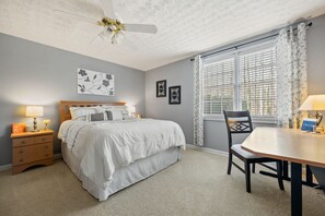 2 bedrooms, iron/ironing board, free WiFi, bed sheets - Excellent Roswell Location! Quiet Basement Apartment in Private Setting! (Roswell)