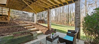 Excellent Roswell Location! Quiet Basement Apartment in Private Setting!